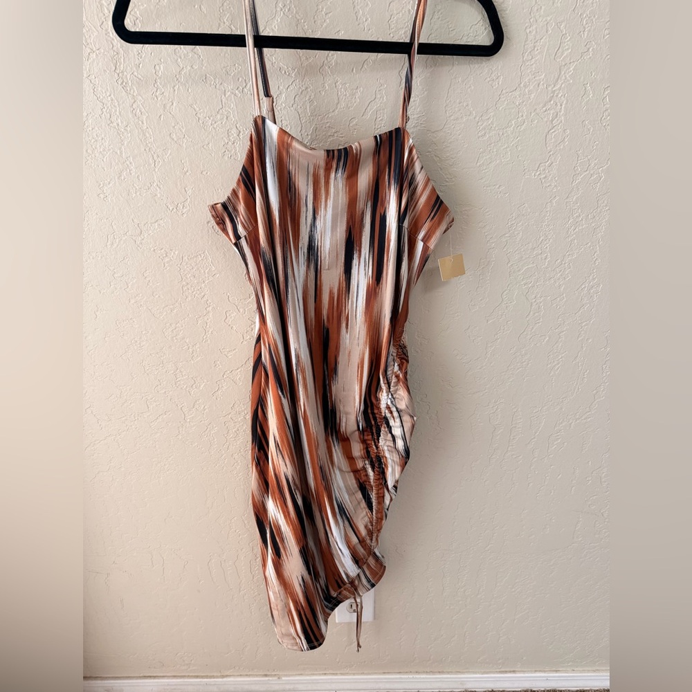 NWT! Ruched Bodycon Midi Dress.